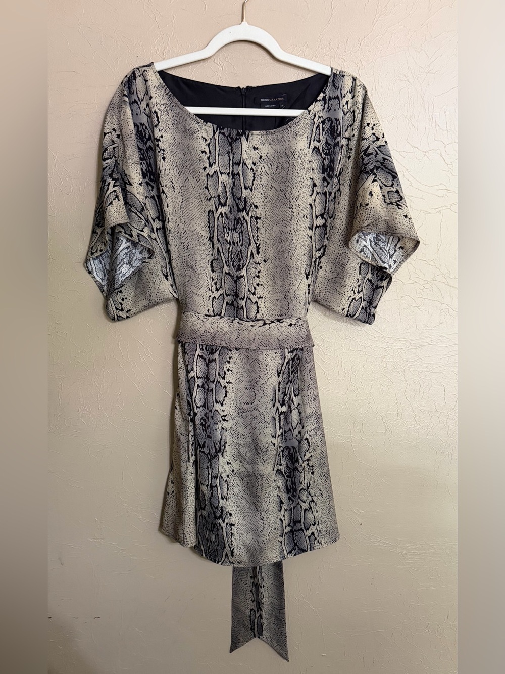 NWT BCBGMaxAzria snakeskin print dolman dress with a belted waist SIZE S